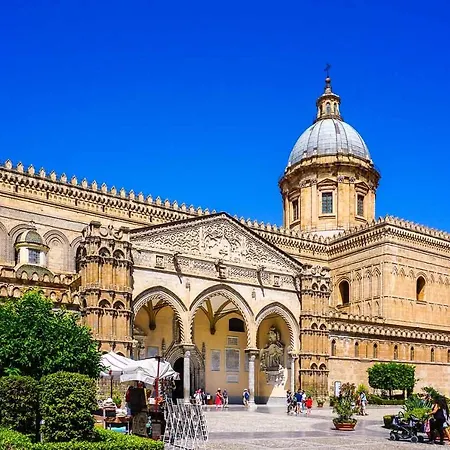 Casa Dei Quattro Canti